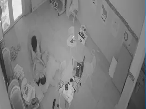 Đỉnh cao khoái cảm !!! Lộ clip làm tình cùng bạn gái tại phòng khách