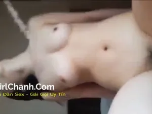 Siêu nóng bỏng… Em gái rên sướng lên đỉnh trong tư thế “cưỡi ngữa”